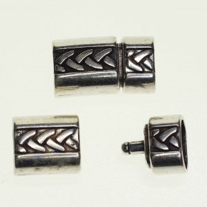 Regaliz Antique Silver Snap Clasp